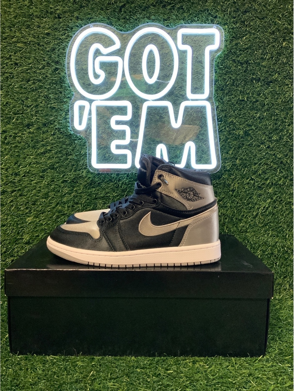 Air Jordan 1 Retro High OG Satin Shadow FD4810-010 Women’s Size 8